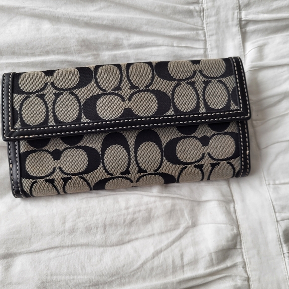 Coach Signature Canvas Trifold Turnlock Wallet With Matching Checkbook Cover - Picture 6 of 11